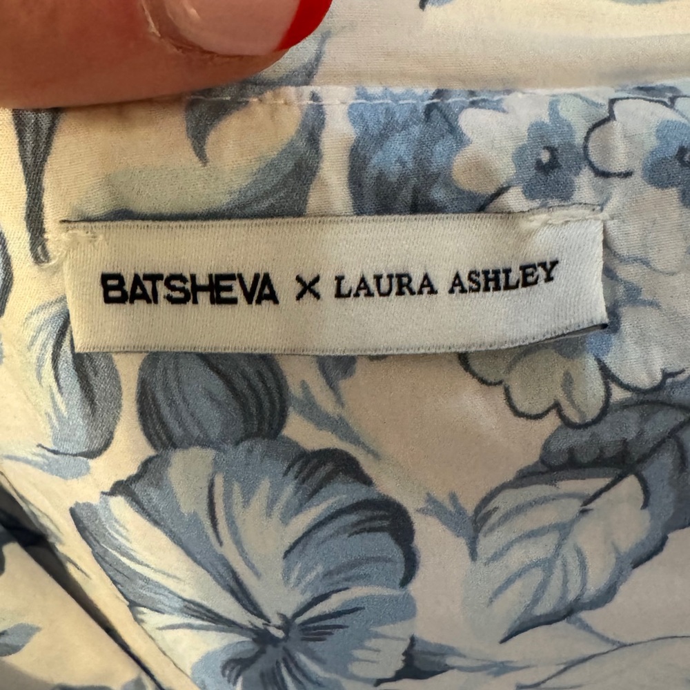 Batsheva Laura Ashley size 2 fits like a small Blue and White Floral Blouse - Picture 3 of 6